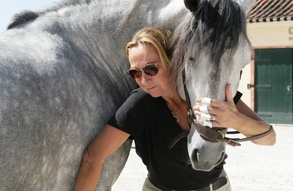 Freies-Lehrzentrum-EWV-Esther-Weber-Voigt-Ausbildungen-Weiterbildungen-Pferdephysiotherapeut-Pferdeosteopath-Therapie-Pferd-About